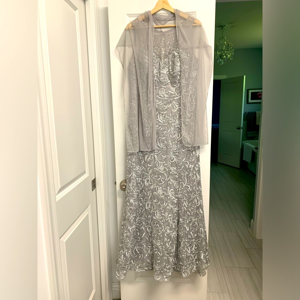 Ignite Evenings by Carollin Sleeveless gray formal dress with shawl size 14